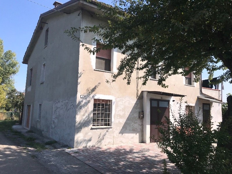 Novellara casa a Reggio nell'Emilia in Vendita