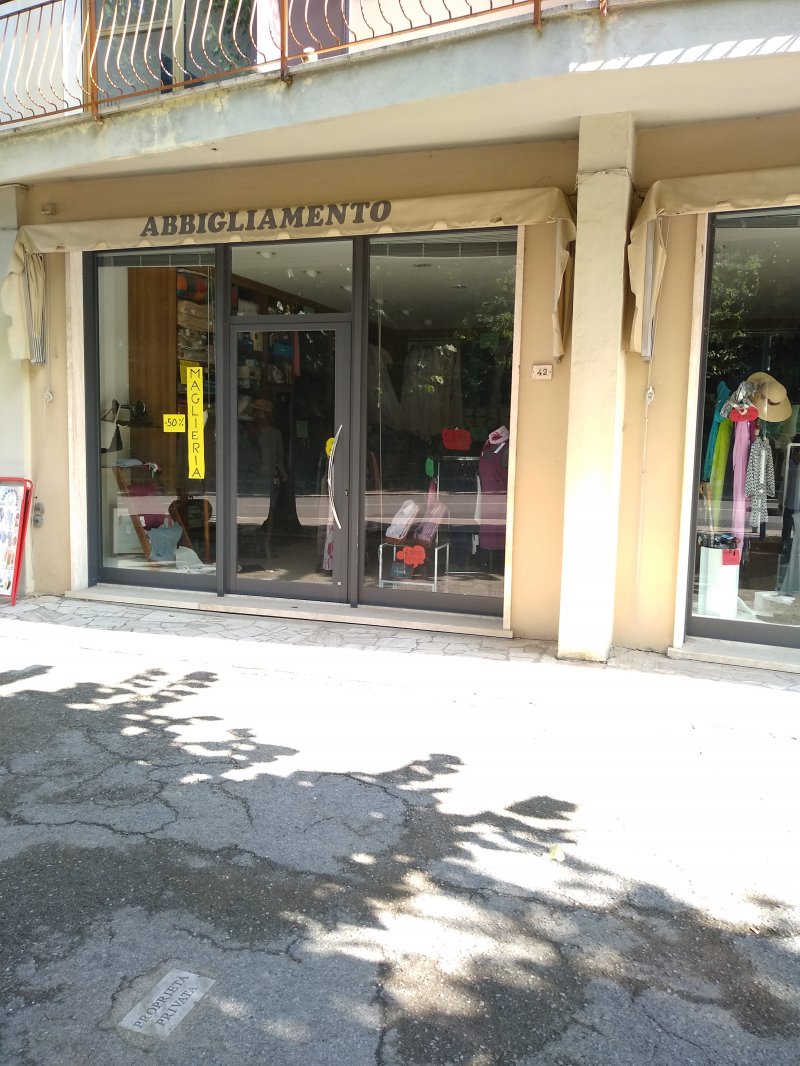 Montepulciano locale commerciale a Siena in Vendita