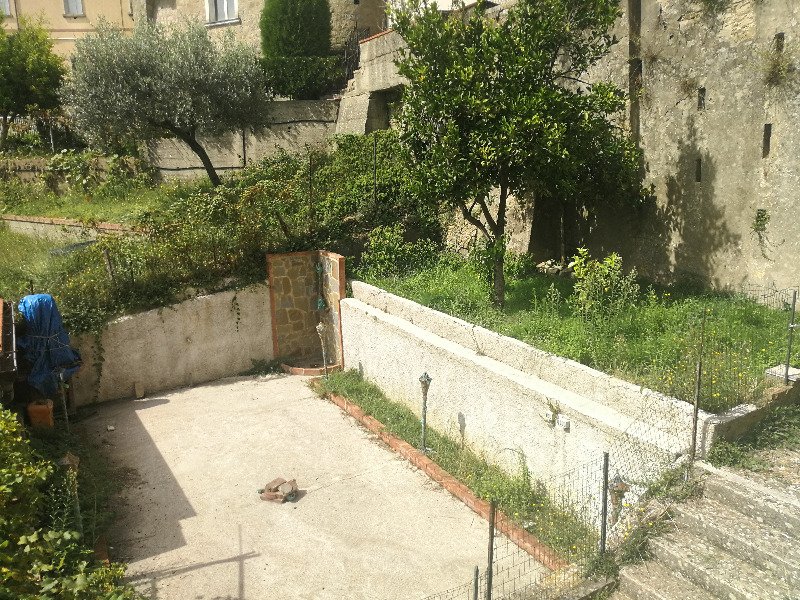 Sessa Cilento appartamento con orto a Salerno in Vendita