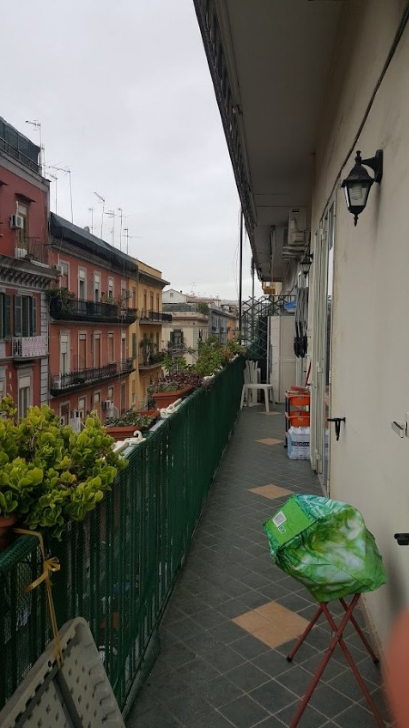 Napoli appartamento ristrutturato ampie balconate a Napoli in Vendita