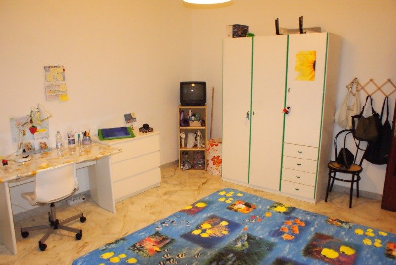 Bari a studentessa posto letto in camera singola a Bari in Affitto