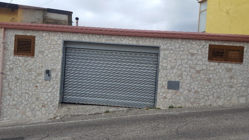 Olevano sul Tusciano garage a Salerno in Vendita