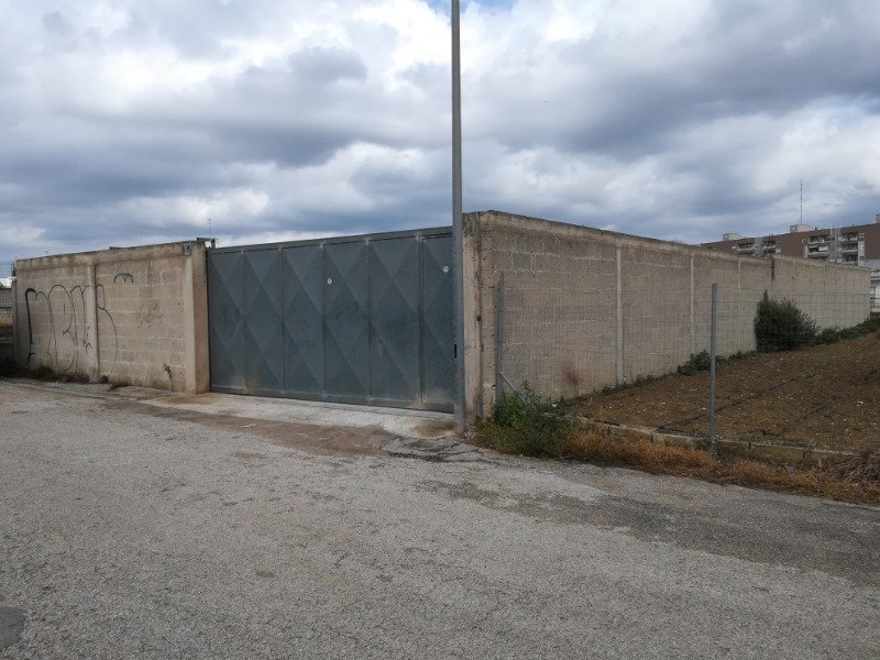 Manduria terreno uso deposito a Taranto in Vendita