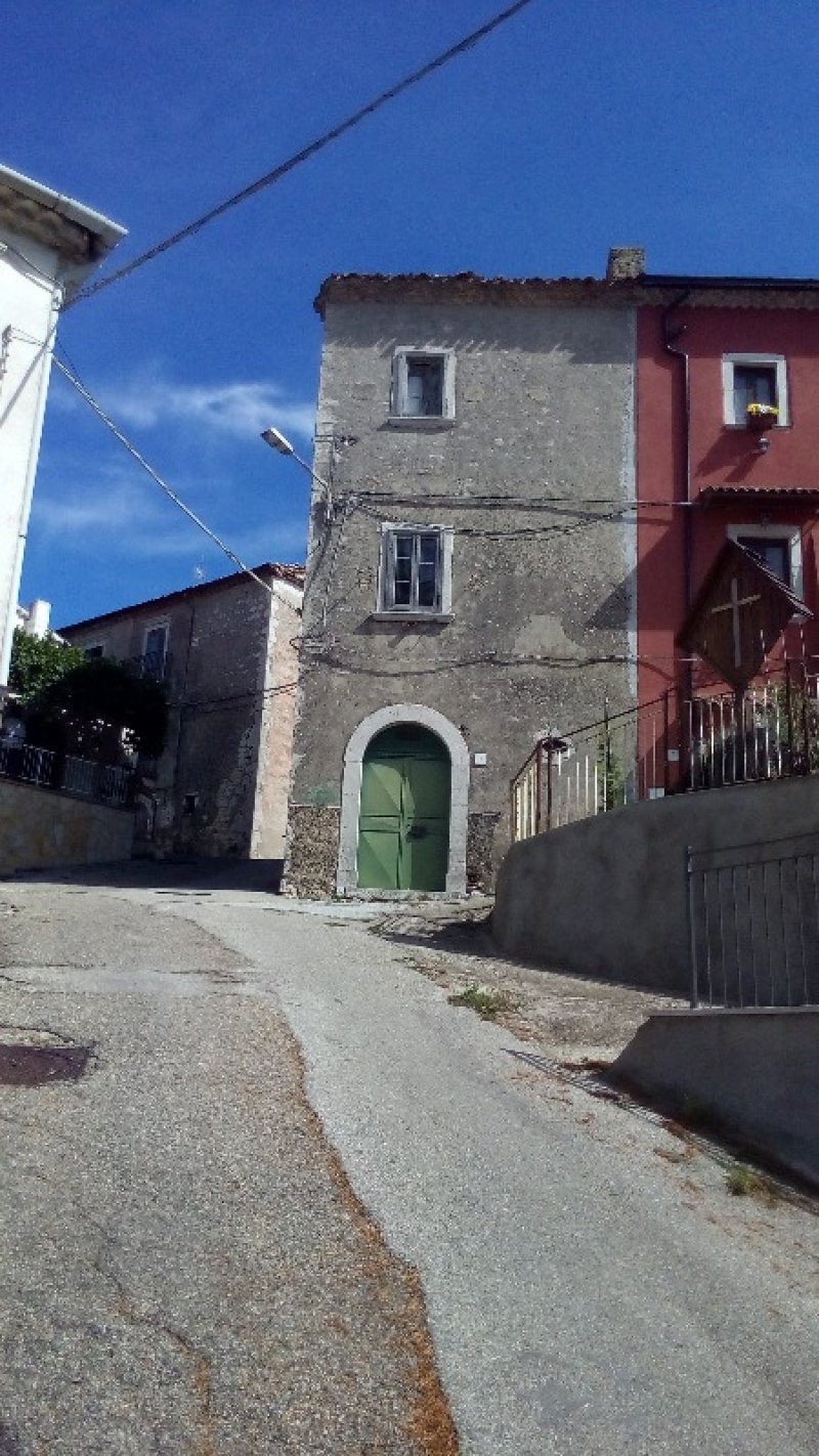 Santa Croce del Sannio casa in pietra a Benevento in Vendita