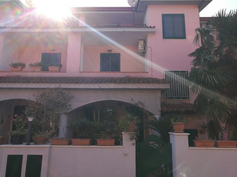 Villa a schiera sita a Marcianise a Caserta in Vendita