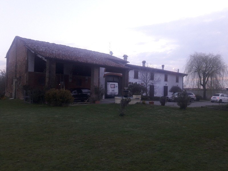 Monticelli d'Ongina appartamenti a Piacenza in Vendita
