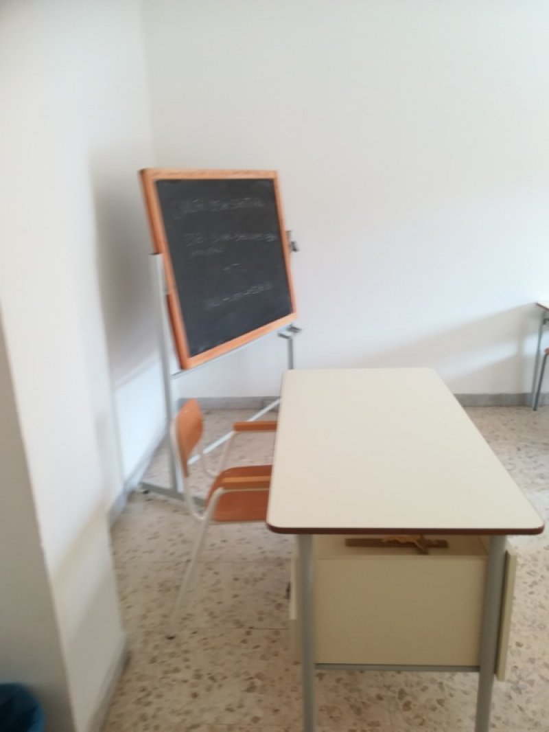 Casoria istituto scolastico ristrutturato a Napoli in Affitto