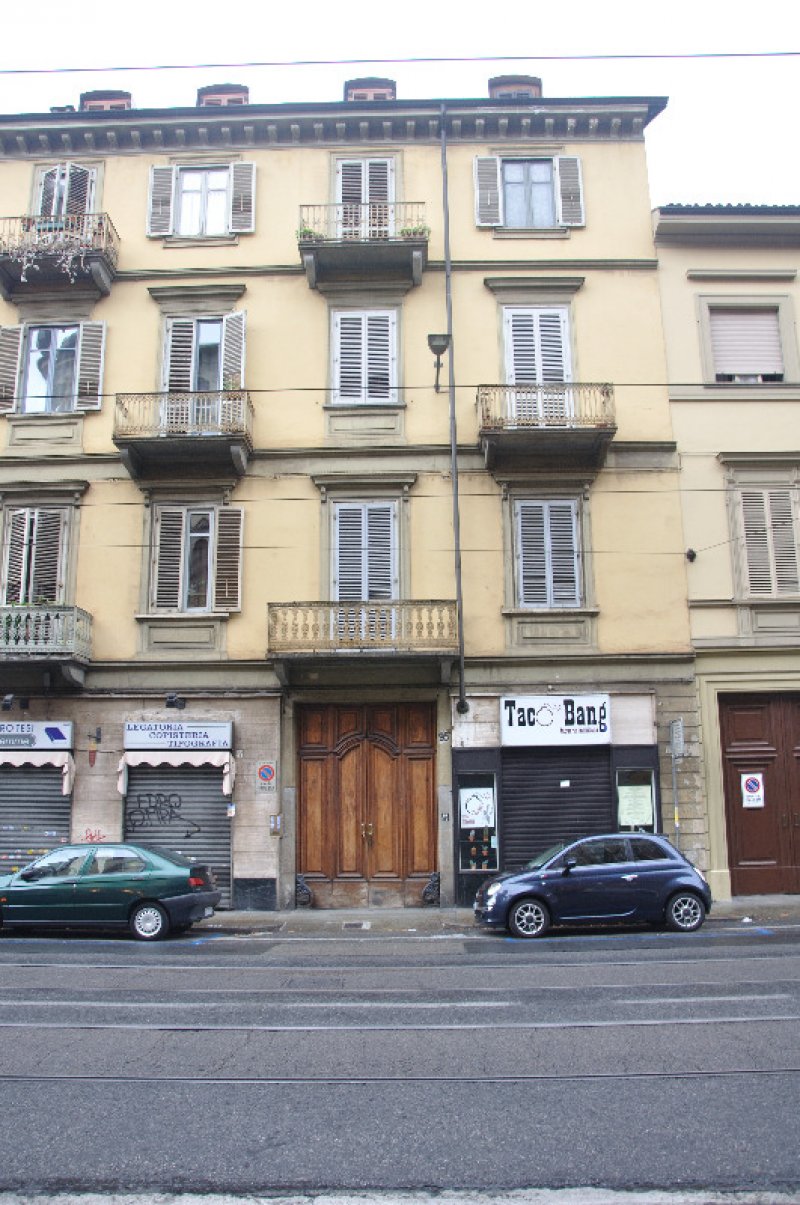 Torino appartamento da ristrutturare a Torino in Vendita