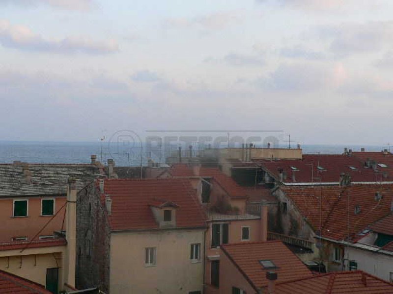 Loano trilocale con due balconi vista mare a Savona in Vendita