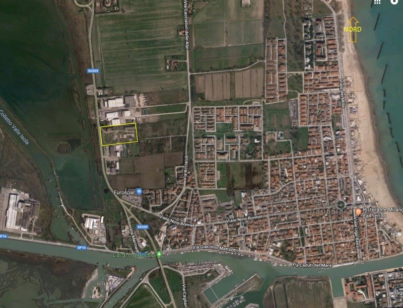 Comacchio terreno a uso commerciale artigianale a Ferrara in Vendita