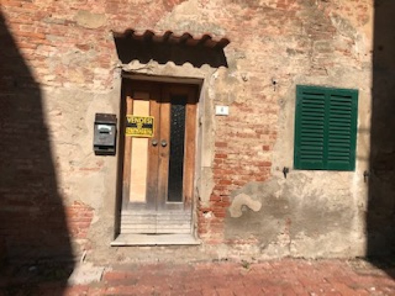 Peccioli appartamento in centro storico a Pisa in Vendita