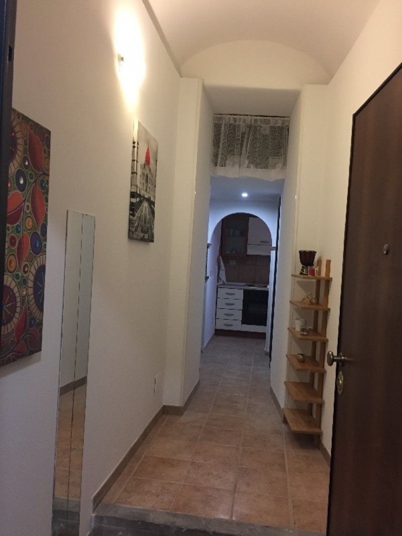 Roma appartamento con ampi soffitti a volta a Roma in Vendita