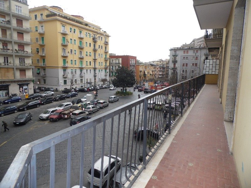 Napoli appartamento in palazzo ristrutturato a Napoli in Vendita