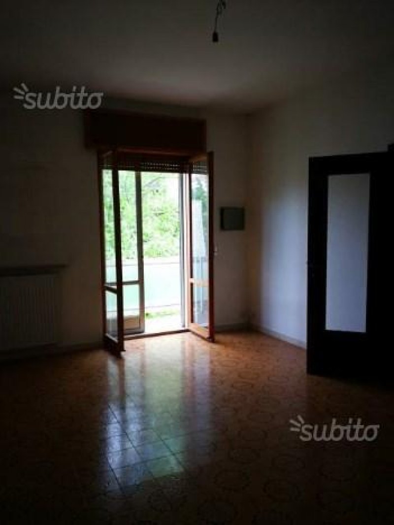 Piacenza luminoso appartamento sito in via Appiani a Piacenza in Vendita