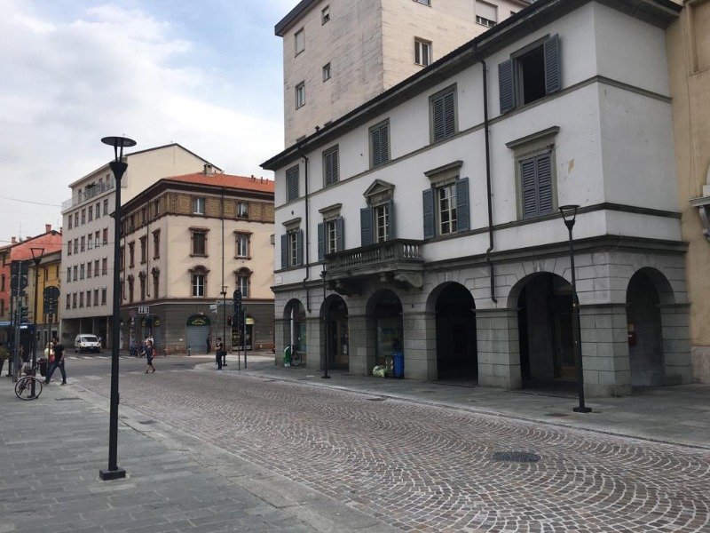 Bergamo da privato luminoso quadrilocale a Bergamo in Vendita