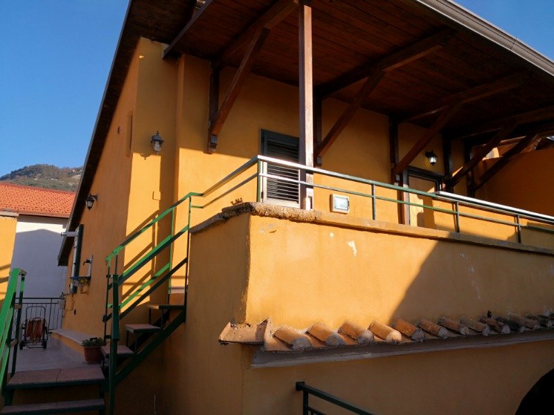 Montecorvino Rovella appartamento mansardato a Salerno in Vendita