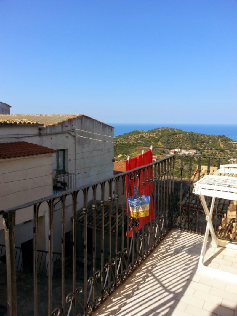 Crucoli panoramica villa in Calabria sullo Jonio a Crotone in Vendita