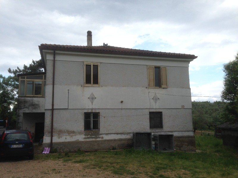 Casa singola situata a Pianella a Pescara in Vendita