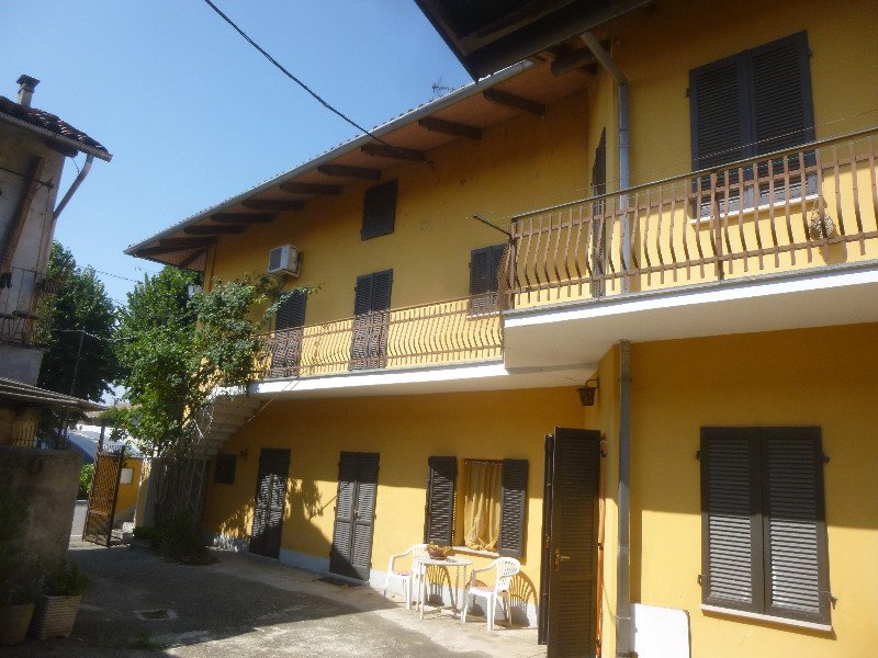 Saluggia casa nell'abitato di Sant'Antonino a Vercelli in Vendita