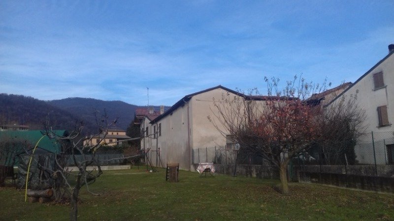 Rustico a Trescore Balneario a Bergamo in Vendita