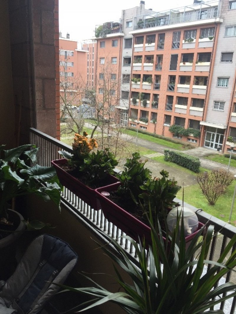 Corsico appartamento con cantina e box a Milano in Vendita