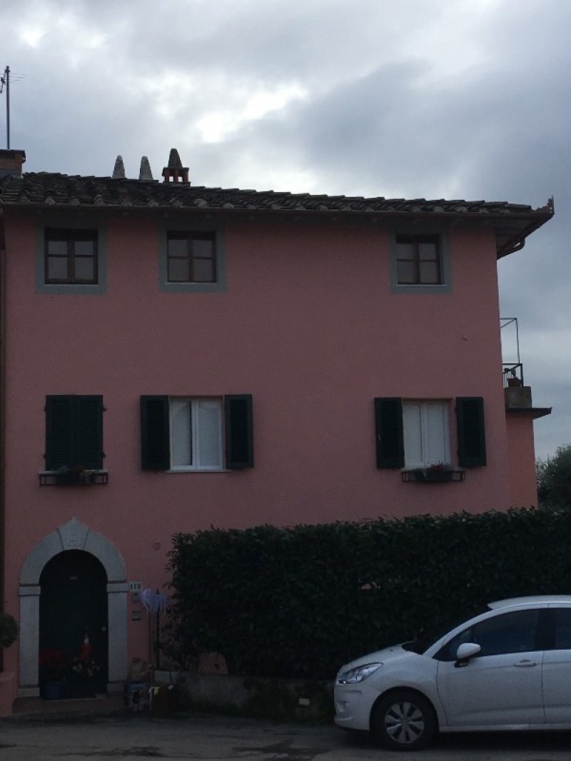 Pietrasanta porzione fabbricato civile abitazione a Lucca in Vendita