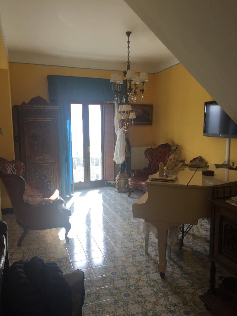 Padula casa ristrutturata a Salerno in Vendita