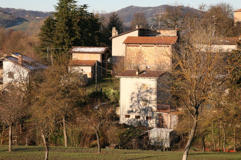 Vezzano sul Crostolo casa singola con giardino a Reggio nell'Emilia in Vendita