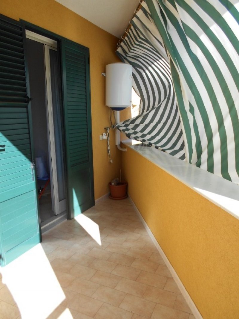 Bagheria appartamento con posto auto esterno a Palermo in Vendita