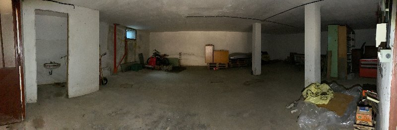 Giaveno ampio garage ad uso posto auto o magazzino a Torino in Vendita