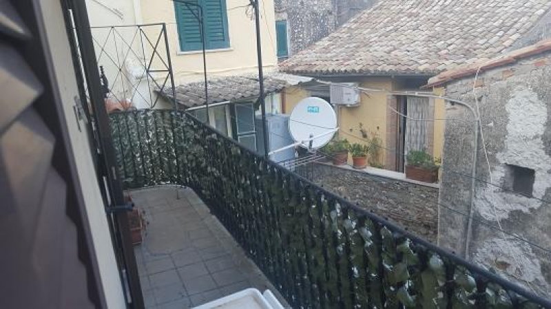 A Palombara Sabina appartamento con ripostiglio a Roma in Vendita