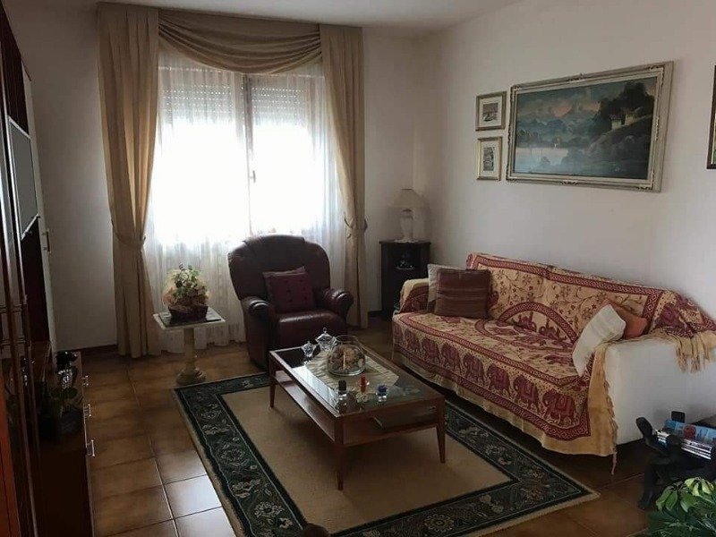 Montaione appartamento in piccolo condominio a Firenze in Vendita