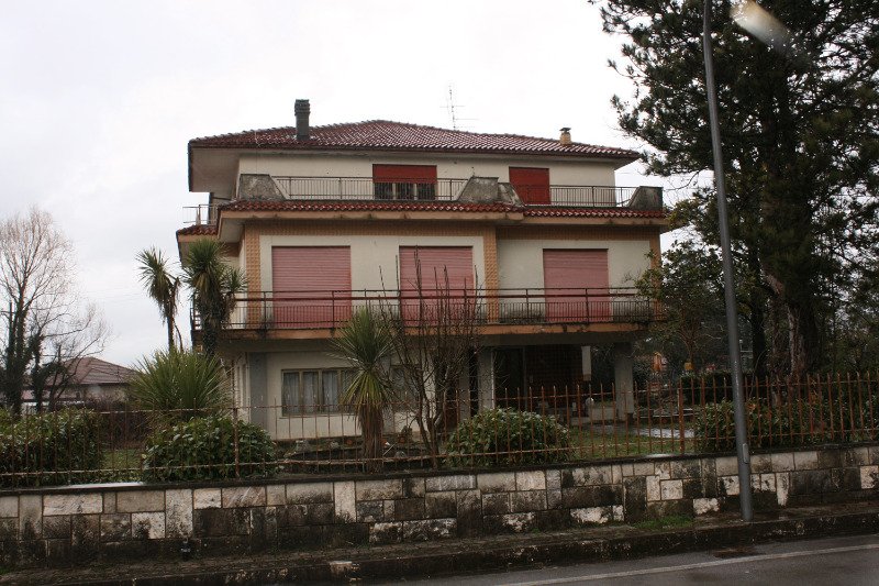 Villa Latina villa indipendente a Frosinone in Vendita