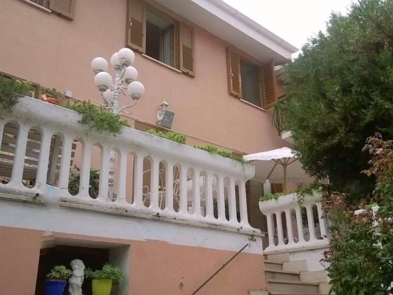 Rapolla appartamento ammobiliato in villa a Potenza in Affitto