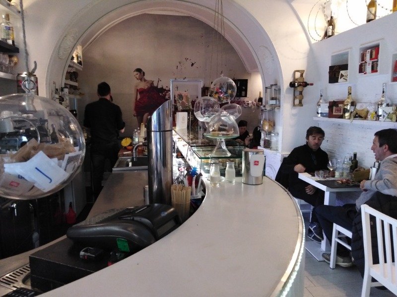 Bar ristorante nel cuore di Genova a Genova in Vendita