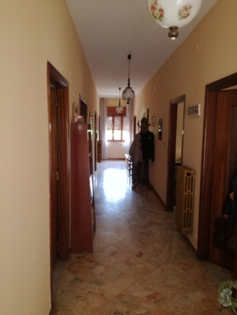 A Serino in contesto residenziale villa a Avellino in Vendita