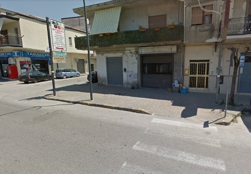 Locale commerciale a Battipaglia Salerno a Salerno in Affitto