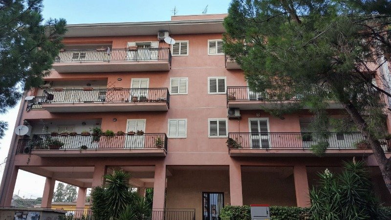 Patern elegante appartamento residenziale a Catania in Vendita
