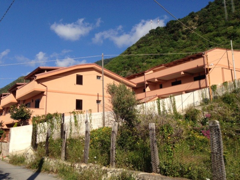 Scilla frazione Favazzina appartamenti a Reggio di Calabria in Vendita