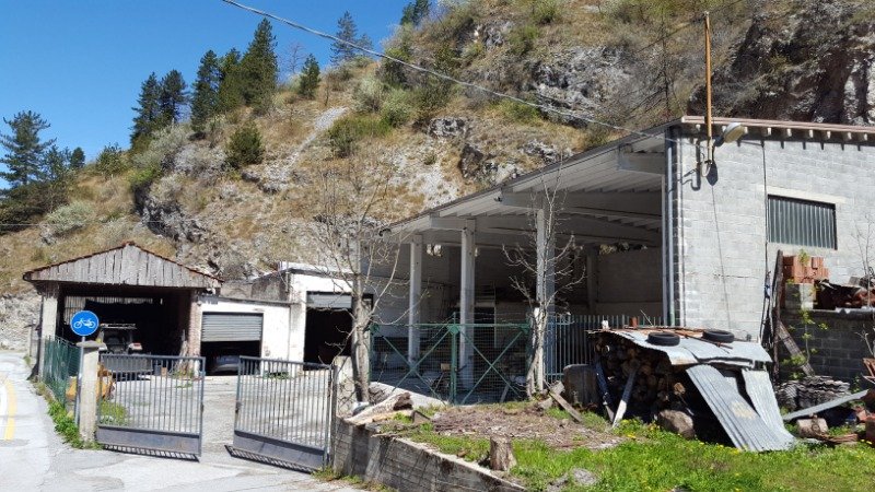 Roaschia capannone a Cuneo in Vendita