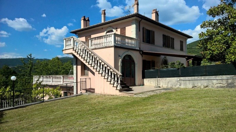 Nocera Umbra villa bifamiliare a Perugia in Vendita