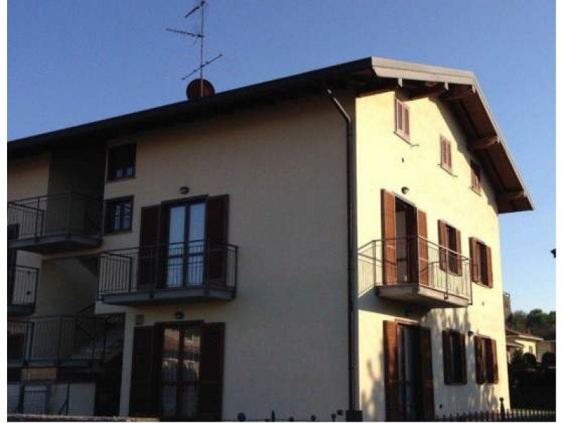 Borgo Ticino ampio appartamento a Novara in Vendita