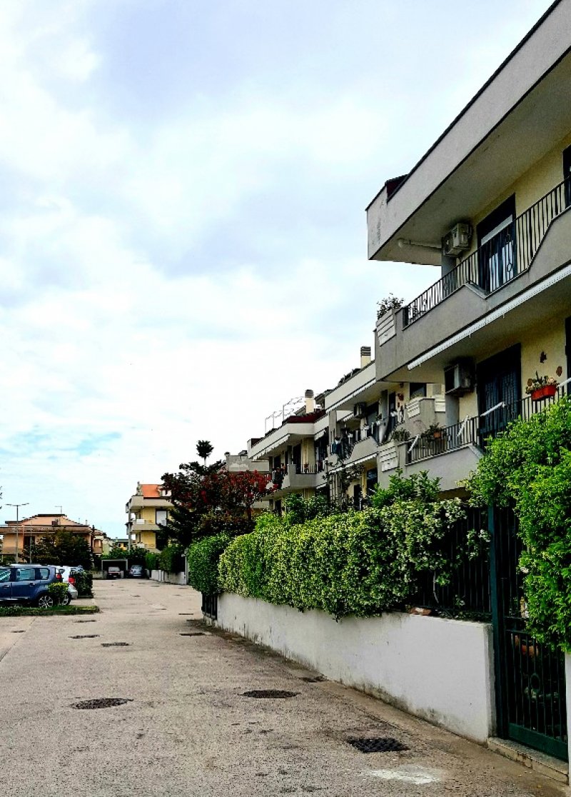 Casapulla appartamento con garage a Caserta in Vendita