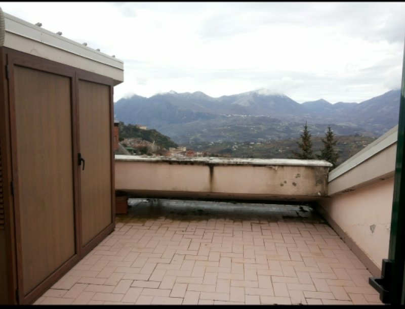 Lauria appartamento con terrazzo vista valle a Potenza in Vendita