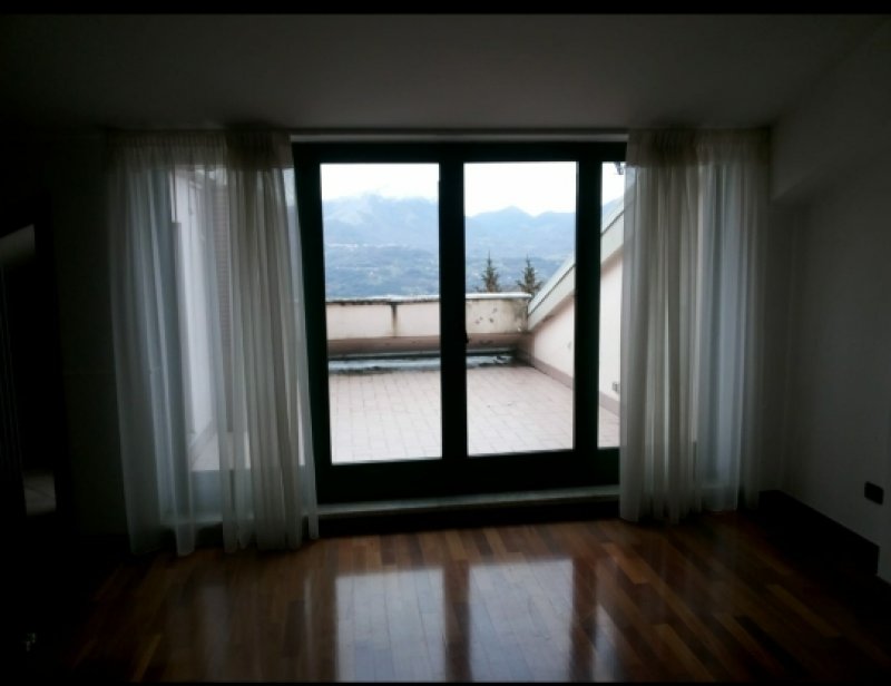 Lauria appartamento con terrazzo vista valle a Potenza in Vendita