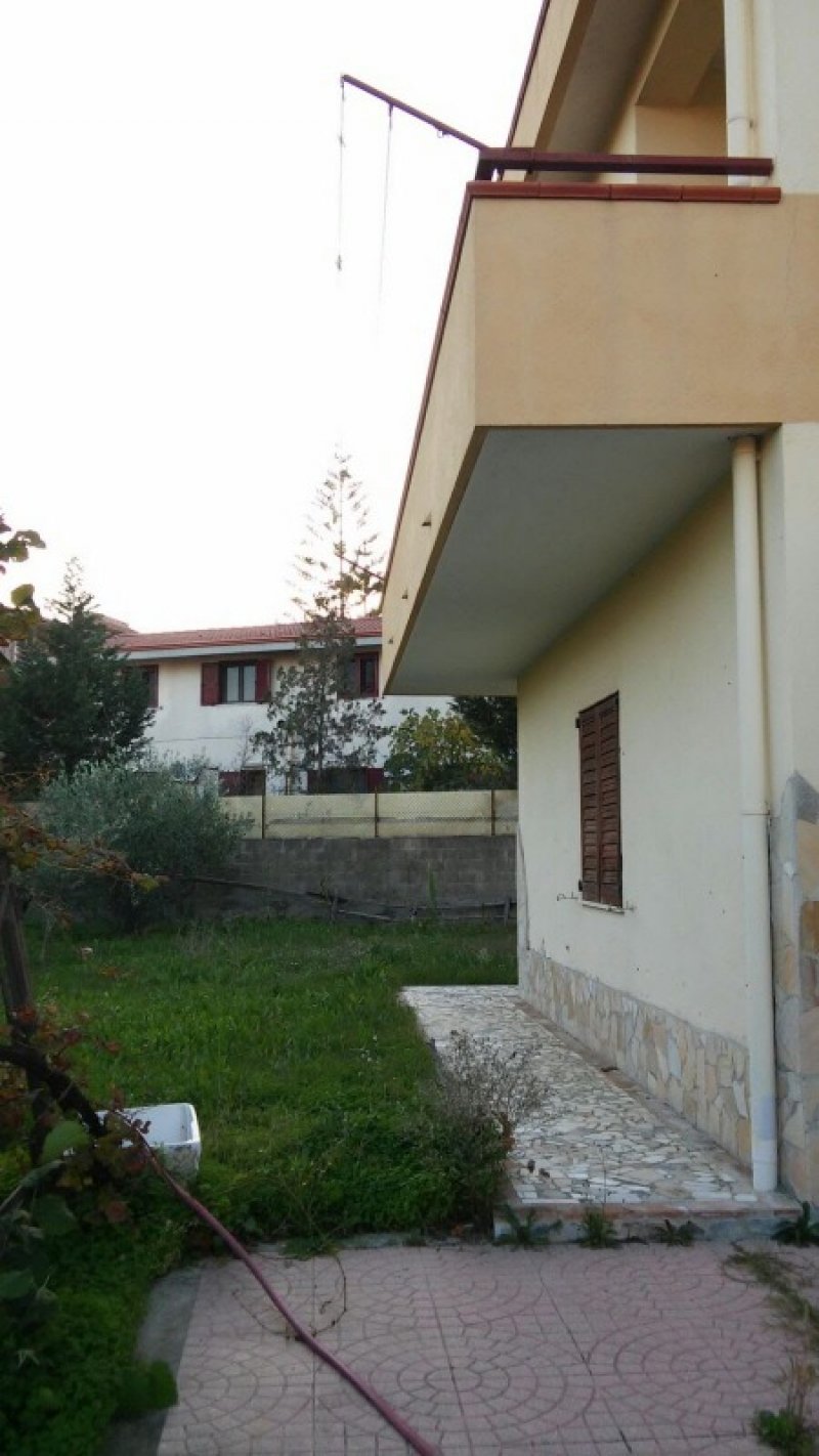 A Crotone in localit Poggio Pudano villa a Crotone in Vendita