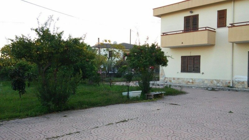 Crotone in localit Poggio Pudano villa a Crotone in Affitto