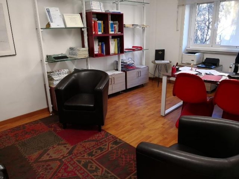 Roma studio medico uso ufficio a Roma in Vendita