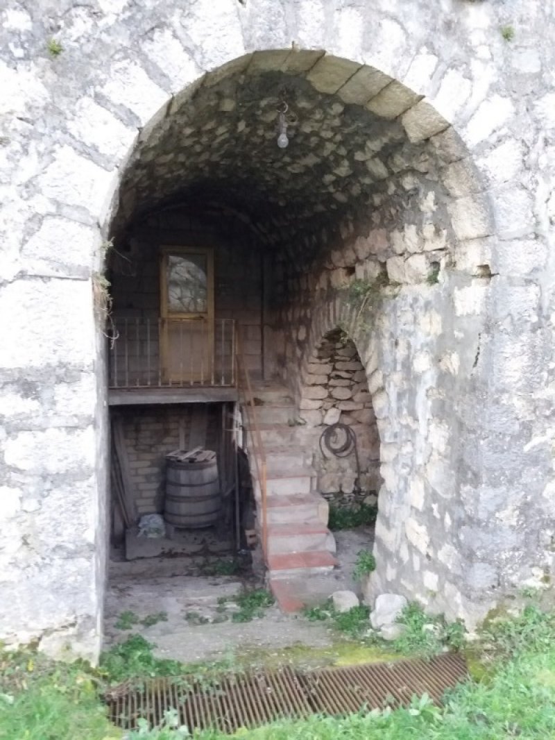 Cusano Mutri casa in pietra a Benevento in Vendita