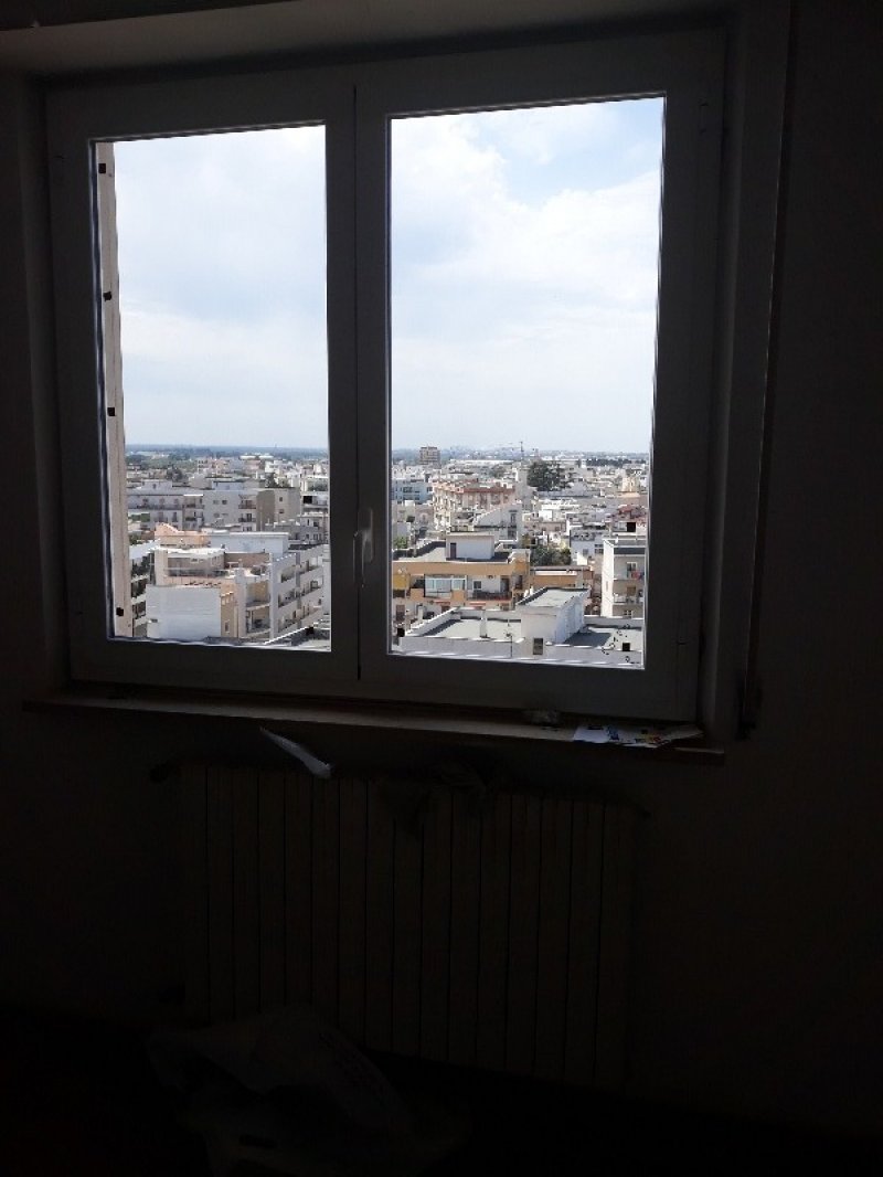 Modugno ampio appartamento appena ristrutturato a Bari in Affitto